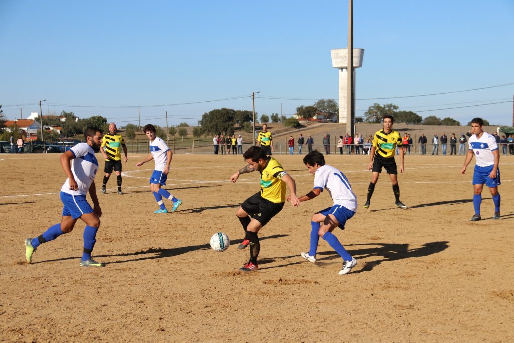 Campo de Futebol de Foros de Vale Figueira  Roteiro Literário