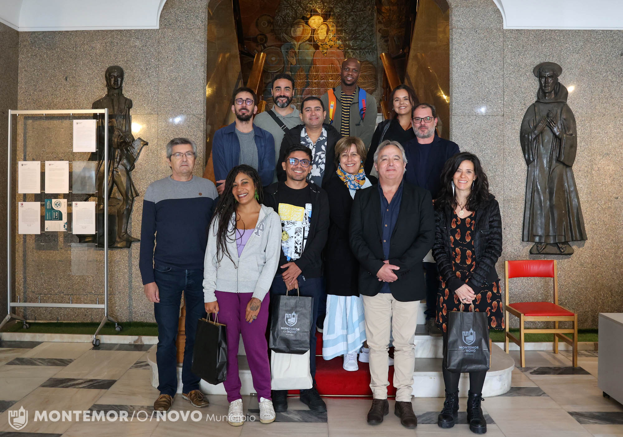 Escritores premiados pelo SESC visitam Montemor-o-Novo
